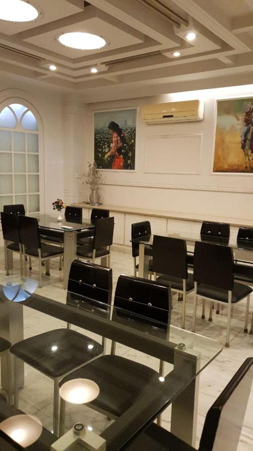 Hotel Grand Faisalabad Luaran gambar