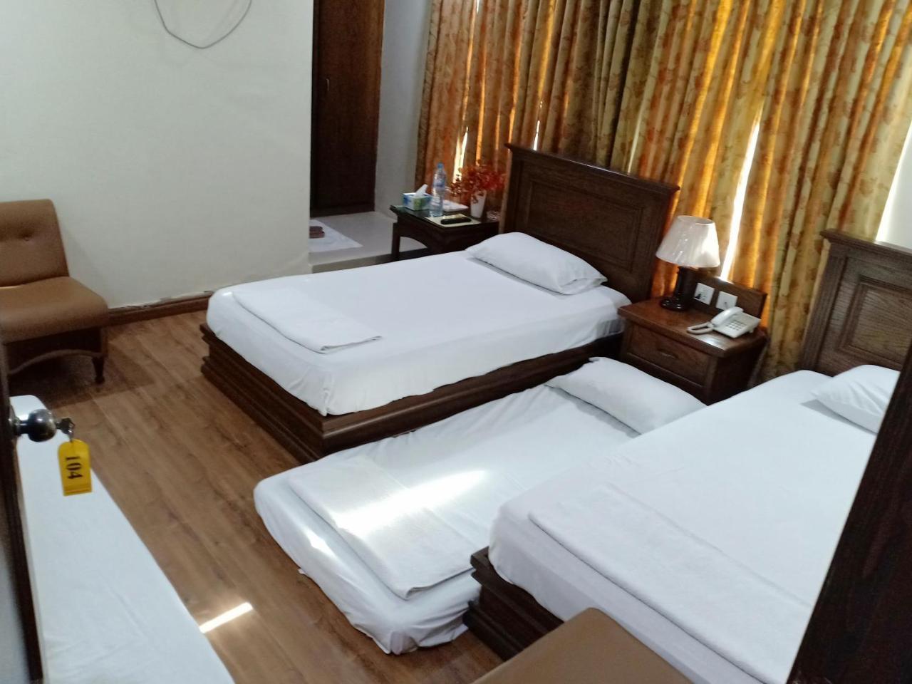Hotel Grand Faisalabad Luaran gambar